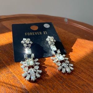 Vintage-style earrings + Bracelet